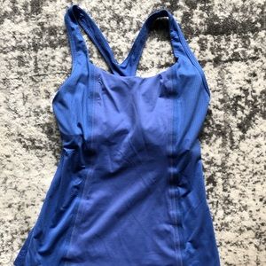 Lululemon tank top built in bra
